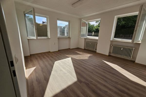 Pronájem bytu 1+1 31 m², Marienstraße 35, Furth im Wald, Bavorsko Pronájem bytu 1+1 31 m², Marienstraße 35, Furth im Wald, Bavorsko