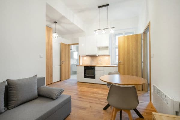 Pronájem bytu 1+kk 29 m², Bělehradská, Praha Pronájem bytu 1+kk 29 m², Bělehradská, Praha