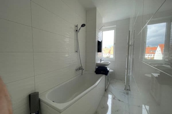 Pronájem bytu 2+1 47 m², Compter Straße 5, Apolda, Durynsko Pronájem bytu 2+1 47 m², Compter Straße 5, Apolda, Durynsko