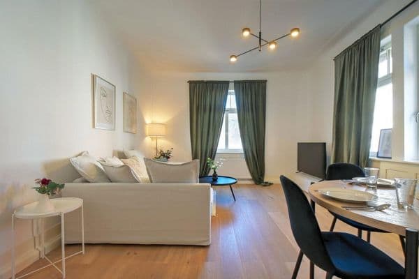 Pronájem bytu 2+1 59 m², Stuttgart, Bádensko-Württembersko Pronájem bytu 2+1 59 m², Stuttgart, Bádensko-Württembersko