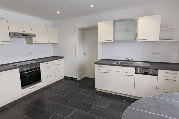 Pronájem bytu 3+1 100 m², Nürnberger Strasse 22, Schwabach Pronájem bytu 3+1 100 m², Nürnberger Strasse 22, Schwabach