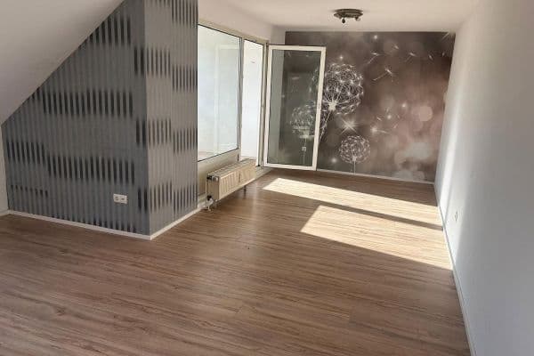 Pronájem bytu 2+1 58 m², Nelkenstraße 10, Bornheim-Waldorf Pronájem bytu 2+1 58 m², Nelkenstraße 10, Bornheim-Waldorf