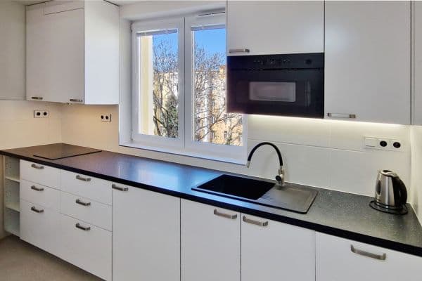 Pronájem bytu 1+kk 27 m², Slovenská, Praha Pronájem bytu 1+kk 27 m², Slovenská, Praha