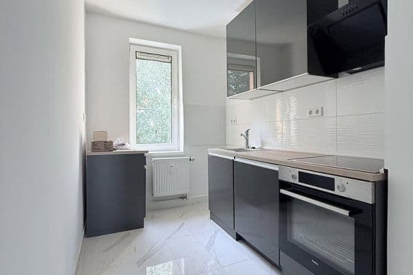 Pronájem bytu 2+1 47 m², Werner Seelenbinder Straße 35, Apolda Pronájem bytu 2+1 47 m², Werner Seelenbinder Straße 35, Apolda