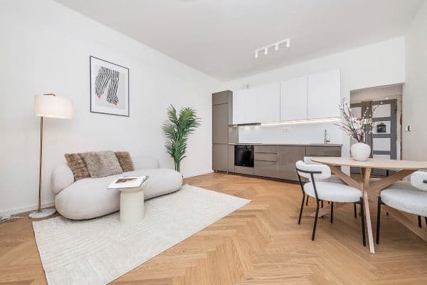 Pronájem bytu 2+kk 50 m², U Křížku, Praha Pronájem bytu 2+kk 50 m², U Křížku, Praha