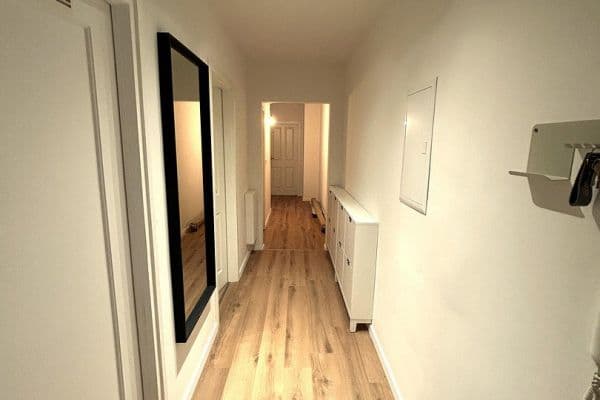 Pronájem bytu 3+1 62 m², Lüneburger Strasse 2a, München, Bavorsko Pronájem bytu 3+1 62 m², Lüneburger Strasse 2a, München, Bavorsko