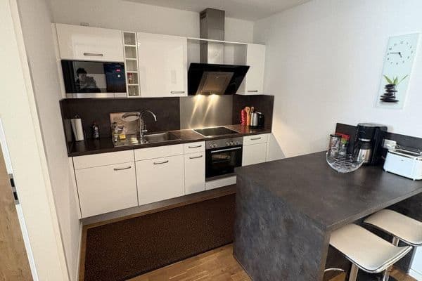 Pronájem bytu 2+1 56 m², Hanfelder Straße 7a, Gauting OT-Oberbrunn, Bavorsko Pronájem bytu 2+1 56 m², Hanfelder Straße 7a, Gauting OT-Oberbrunn, Bavorsko