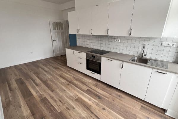 Pronájem bytu 2+1 66 m², Düsseldorf, Severní Porýní-Vestfálsko Pronájem bytu 2+1 66 m², Düsseldorf, Severní Porýní-Vestfálsko