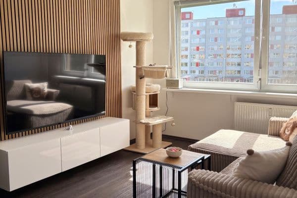 Prodej bytu 2+kk 43 m², Neapolská, Praha Prodej bytu 2+kk 43 m², Neapolská, Praha