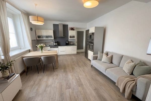 Prodej bytu 3+kk 72 m², Na Zlatnici, Praha Prodej bytu 3+kk 72 m², Na Zlatnici, Praha