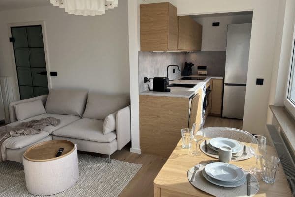 Pronájem bytu 2+1 50 m², Reichenaustraße 25, München, Bavorsko Pronájem bytu 2+1 50 m², Reichenaustraße 25, München, Bavorsko