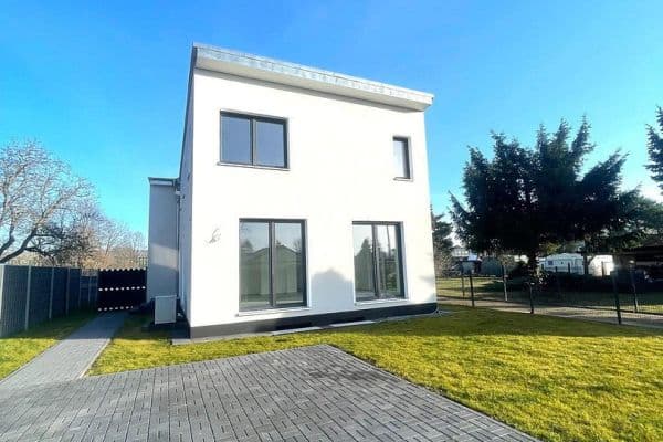 Prodej domu 157 m², pozemek 300 m², Jacob- Burckhardt- Straße 6, Blankenfelde- Mahlow Prodej domu 157 m², pozemek 300 m², Jacob- Burckhardt- Straße 6, Blankenfelde- Mahlow