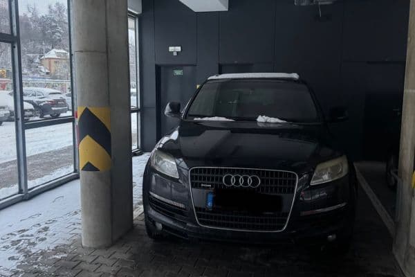 Pronájem garáže 12 m², Mezi Vodami, Praha Pronájem garáže 12 m², Mezi Vodami, Praha