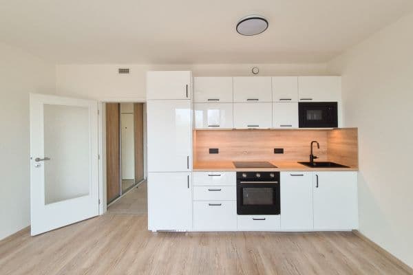 Pronájem bytu 1+kk 33 m², Strančická, Praha Pronájem bytu 1+kk 33 m², Strančická, Praha