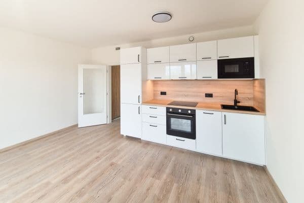 Pronájem bytu 1+kk 33 m², Strančická, Praha Pronájem bytu 1+kk 33 m², Strančická, Praha