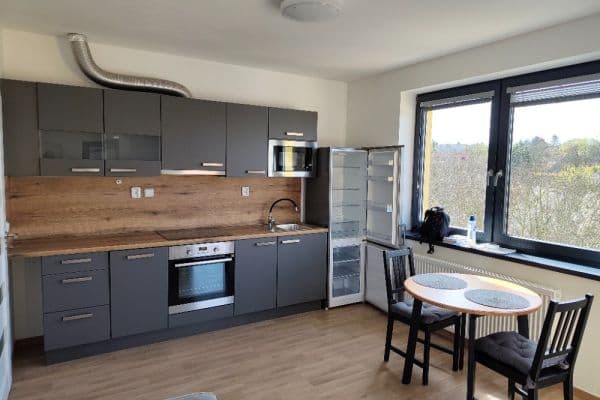 Pronájem bytu 1+kk 31 m², Českobrodská, Praha Pronájem bytu 1+kk 31 m², Českobrodská, Praha