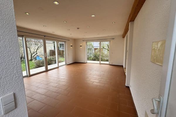 Pronájem bytu 4+1 95 m², Hessigheim Pronájem bytu 4+1 95 m², Hessigheim