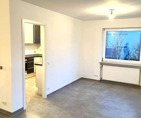 Pronájem bytu 3+kk 94 m², Kirchheim unter Teck, Bádensko-Württembersko Pronájem bytu 3+kk 94 m², Kirchheim unter Teck, Bádensko-Württembersko