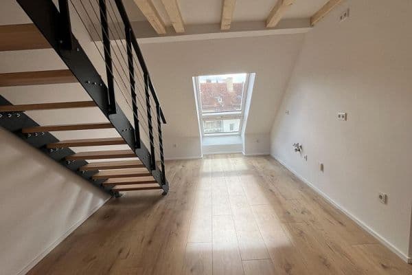 Pronájem bytu 3+1 59 m², Okenstraße 36, Nürnberg, Bavorsko Pronájem bytu 3+1 59 m², Okenstraße 36, Nürnberg, Bavorsko