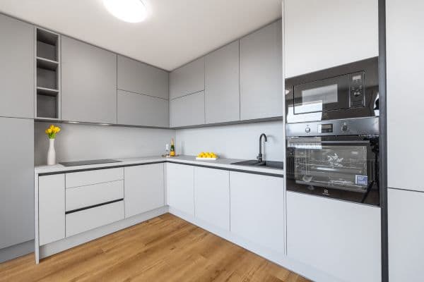 Prodej bytu 3+kk 76 m², Šluknovská, Praha Prodej bytu 3+kk 76 m², Šluknovská, Praha