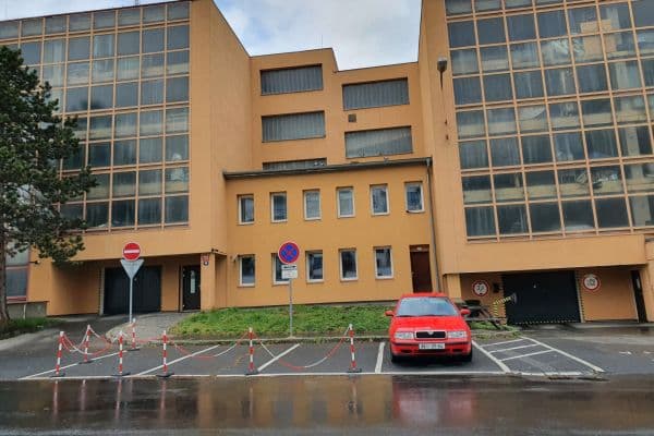 Pronájem garáže 18 m², Lovosická, Praha Pronájem garáže 18 m², Lovosická, Praha