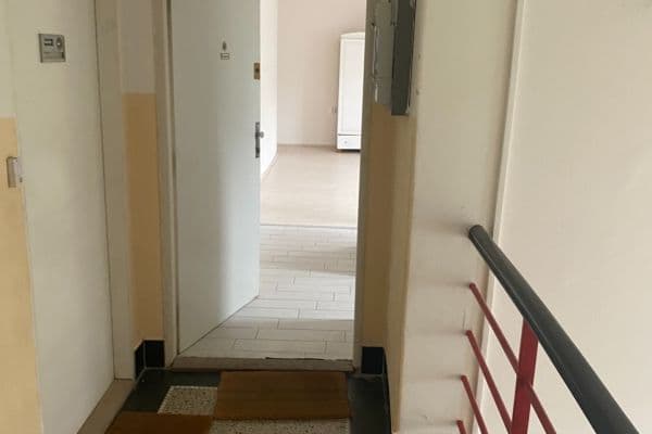 Prodej bytu 1+kk 32 m², M. J. Lermontova, Praha Prodej bytu 1+kk 32 m², M. J. Lermontova, Praha