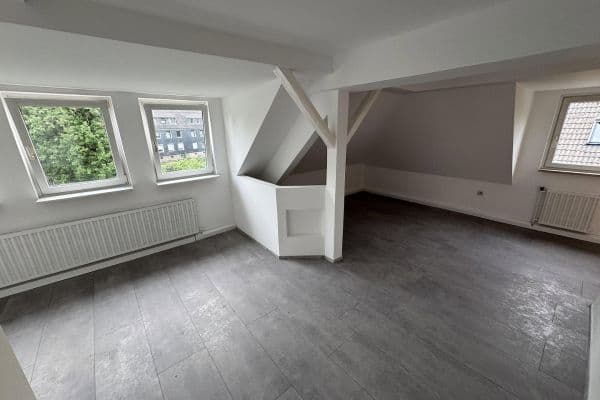 Pronájem bytu 3+1 79 m², Wuppertal Cronenberg, Severní Porýní-Vestfálsko Pronájem bytu 3+1 79 m², Wuppertal Cronenberg, Severní Porýní-Vestfálsko