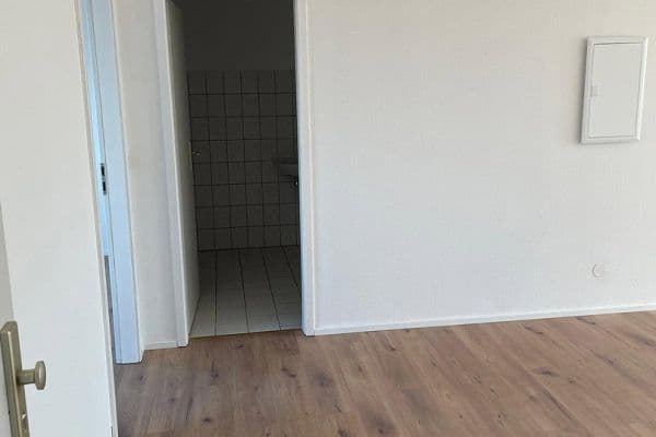 Pronájem bytu 2+1 75 m², Katharinenweg 18, Apolda Pronájem bytu 2+1 75 m², Katharinenweg 18, Apolda