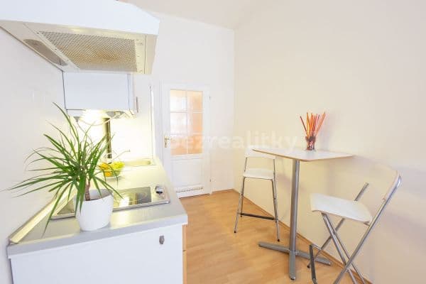 Pronájem bytu 1+kk 27 m², Klimentská, Praha Pronájem bytu 1+kk 27 m², Klimentská, Praha