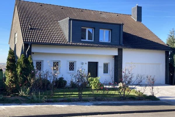 Prodej domu 280 m², pozemek 1.166 m², Stolberg (Rheinland) Prodej domu 280 m², pozemek 1.166 m², Stolberg (Rheinland)