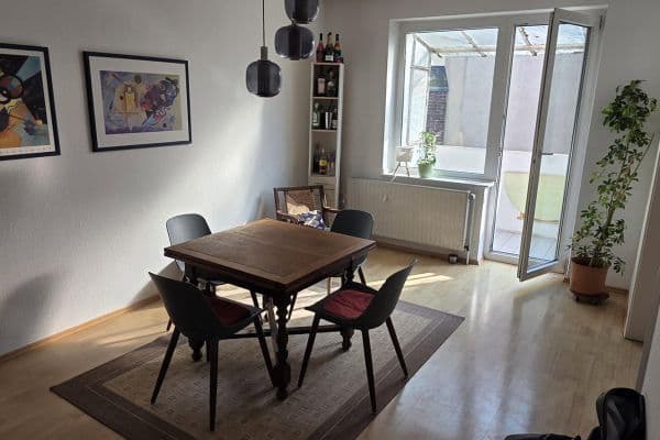Pronájem bytu 2+1 80 m², Linienstraße 49, Düsseldorf, Severní Porýní-Vestfálsko Pronájem bytu 2+1 80 m², Linienstraße 49, Düsseldorf, Severní Porýní-Vestfálsko