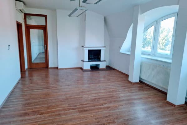 Pronájem bytu 4+1 129 m², Medkova, Praha Pronájem bytu 4+1 129 m², Medkova, Praha