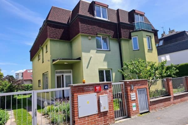 Pronájem bytu 4+1 129 m², Medkova, Praha Pronájem bytu 4+1 129 m², Medkova, Praha