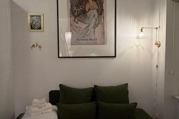 Prodej bytu 1+kk 18 m², Sokolská, Praha Prodej bytu 1+kk 18 m², Sokolská, Praha