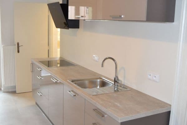 Pronájem bytu 2+1 70 m², Korunovační, Praha Pronájem bytu 2+1 70 m², Korunovační, Praha