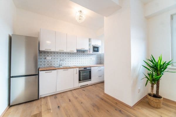 Pronájem bytu 2+kk 53 m², Vladivostocká, Praha Pronájem bytu 2+kk 53 m², Vladivostocká, Praha