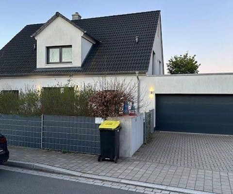 Prodej domu 176 m², pozemek 551 m², Neunkirchen am Brand Prodej domu 176 m², pozemek 551 m², Neunkirchen am Brand