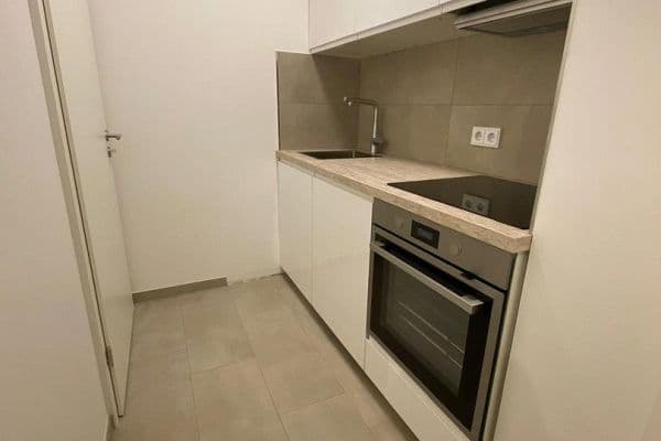 Pronájem bytu 25 m², Julius-Brecht-Straße 5, Frankfurt am Main, Hessen Pronájem bytu 25 m², Julius-Brecht-Straße 5, Frankfurt am Main, Hessen