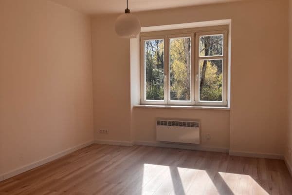 Pronájem bytu Garsoniéra 28 m², Jaurisova, Praha Pronájem bytu Garsoniéra 28 m², Jaurisova, Praha