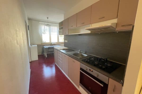 Pronájem bytu 2+1 63 m², U Trati, Karlovy Vary Pronájem bytu 2+1 63 m², U Trati, Karlovy Vary