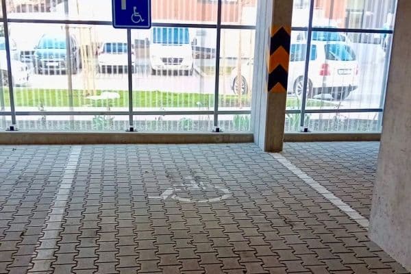 Pronájem garáže 12 m², Pod Harfou, Praha Pronájem garáže 12 m², Pod Harfou, Praha