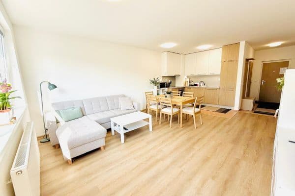 Pronájem bytu 2+kk 62 m², Dřevnická, Zlín Pronájem bytu 2+kk 62 m², Dřevnická, Zlín