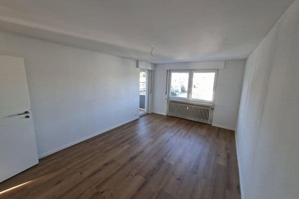 Pronájem bytu 2+1 56 m², Bahnhofstrasse 33, Weissach Pronájem bytu 2+1 56 m², Bahnhofstrasse 33, Weissach
