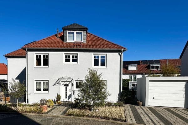 Prodej domu 207 m², pozemek 328 m², Bad Vilbel Prodej domu 207 m², pozemek 328 m², Bad Vilbel