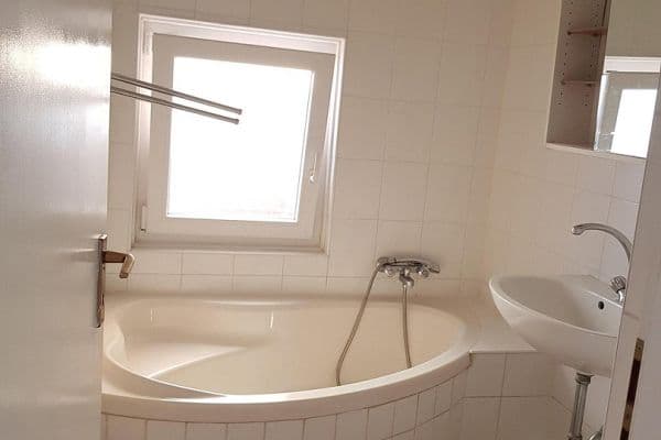 Pronájem bytu 2+1 43 m², Moststraße 7, Bayern - Fürth Pronájem bytu 2+1 43 m², Moststraße 7, Bayern - Fürth