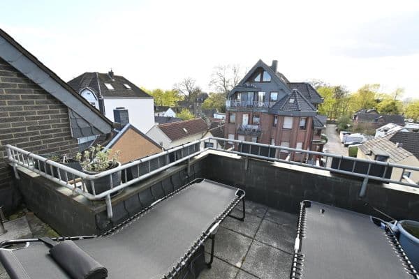 Pronájem bytu 3+1 110 m², Frankfurter Str. 214, Köln Pronájem bytu 3+1 110 m², Frankfurter Str. 214, Köln