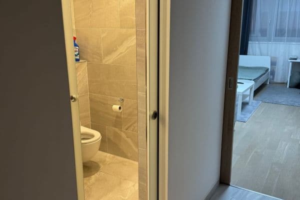 Pronájem bytu 1+kk 33 m², Kurta Konráda, Praha Pronájem bytu 1+kk 33 m², Kurta Konráda, Praha