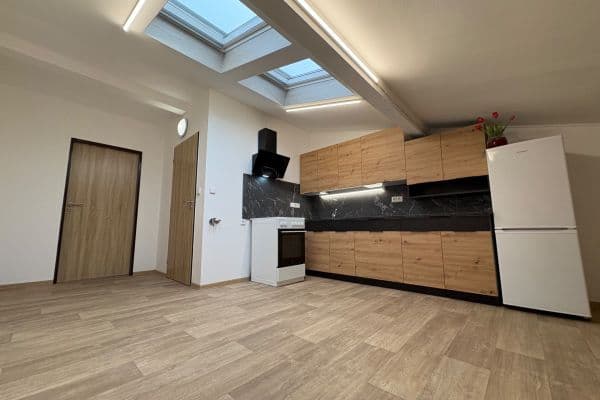 Pronájem bytu 2+kk 44 m², Nádražní, Líbeznice Pronájem bytu 2+kk 44 m², Nádražní, Líbeznice