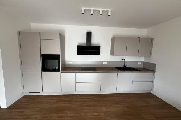 Pronájem bytu 3+1 73 m², Wendisch Evern Pronájem bytu 3+1 73 m², Wendisch Evern