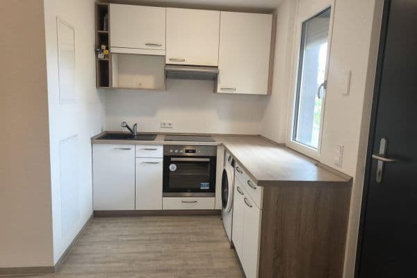 Pronájem bytu 3+1 51 m², Regensburgerstr. 41, Ingolstadt, Bavorsko Pronájem bytu 3+1 51 m², Regensburgerstr. 41, Ingolstadt, Bavorsko